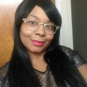 Meet your Posher, Dina